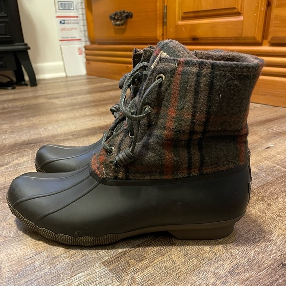 Women’s size 8.5 Sperry Boots - Picture 1 of 5